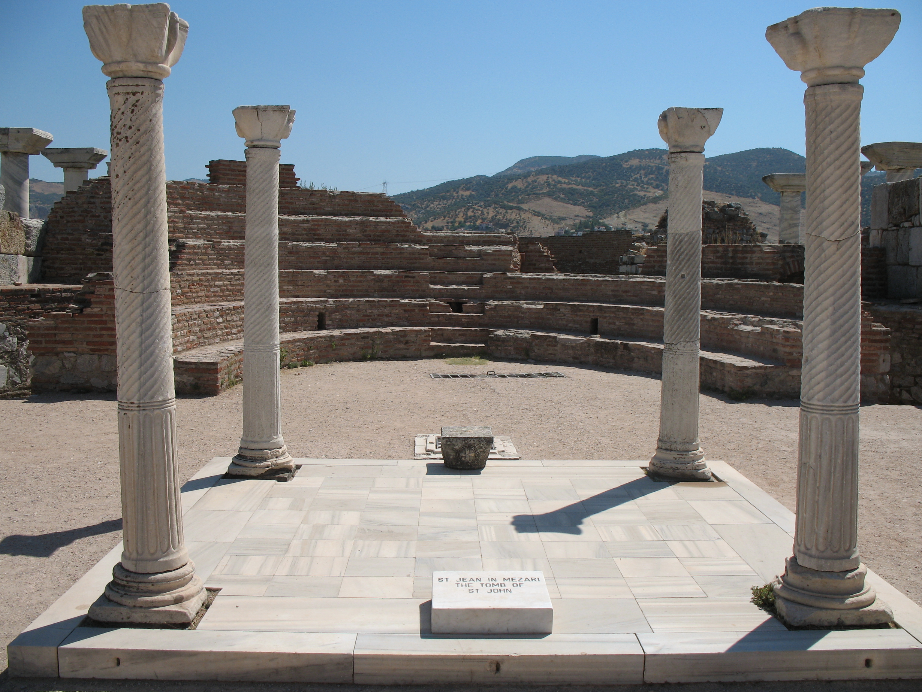 Tomb_of_Saint_John_the_Apostle